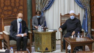 وزير الخارجية الفرنسي لشيخ الأزهر: المسلمون جزء لا يتجزأ من دولتنا