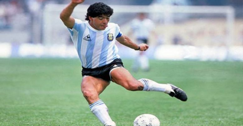 أسطورة كرة القدم الأرجنتيني الراحل دييغو مارادونا