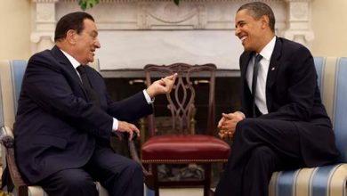 الرئيس الأميركي باراك أوباما والرئيس المصري الراحل حسني مبارك