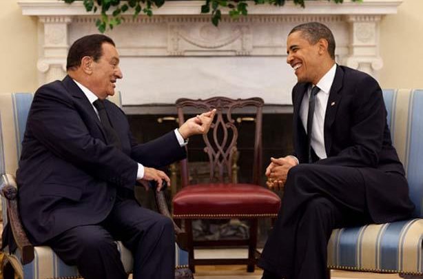 الرئيس الأميركي باراك أوباما والرئيس المصري الراحل حسني مبارك