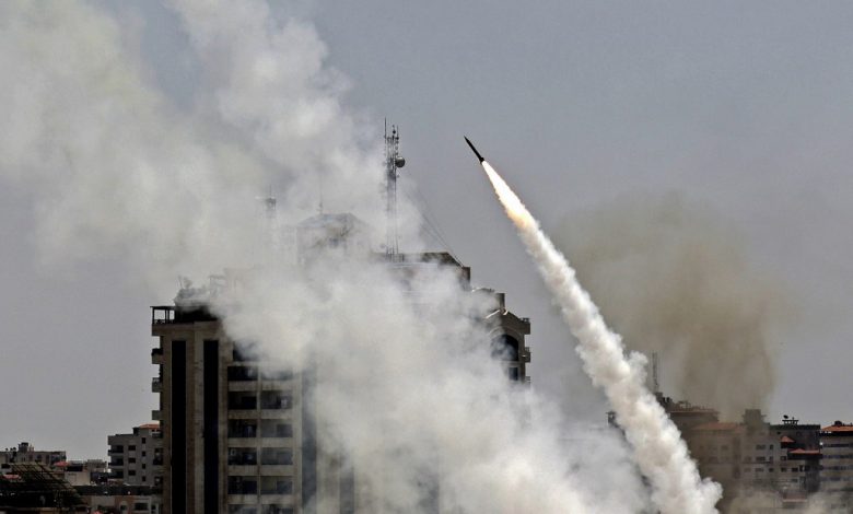 كتائب القسام توجه الآن ضربة صاروخية لتل أبيب