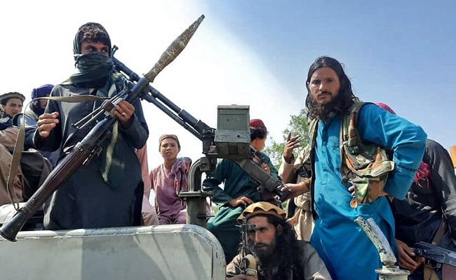 وفد من طالبان يتوجه للقصر الرئاسي