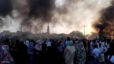 قوات عسكرية تطلق الرصاص الحي على متظاهرين في السودان